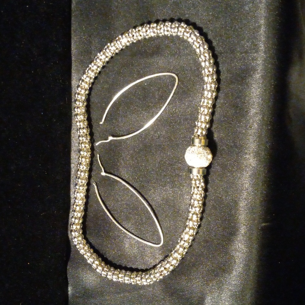 Necklace n earring bundle